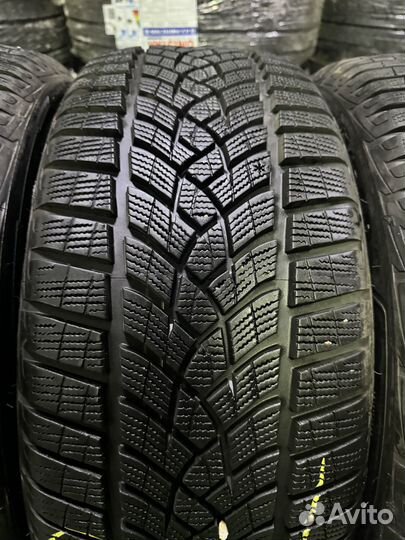 Goodyear UltraGrip Performance+ 245/45 R19 и 275/40 R19 105W