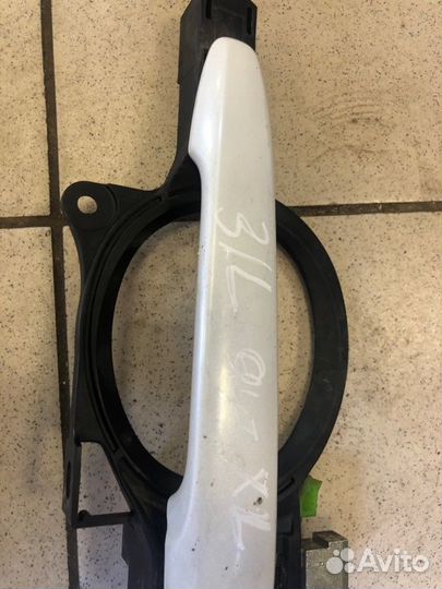 Ручка двери внешняя задняя левая Mitsubishi