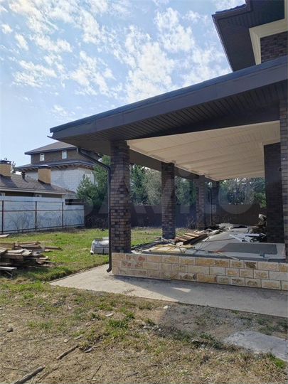 Дом 308 м² на участке 9,3 сот.