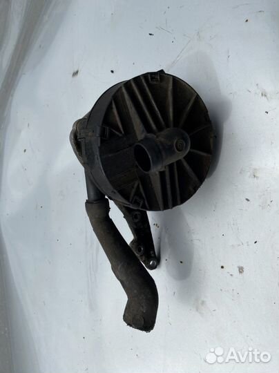 Насос продувки катализатора Mercedes M272 W211