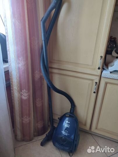 Пылесос LG Storm Extra 1400W