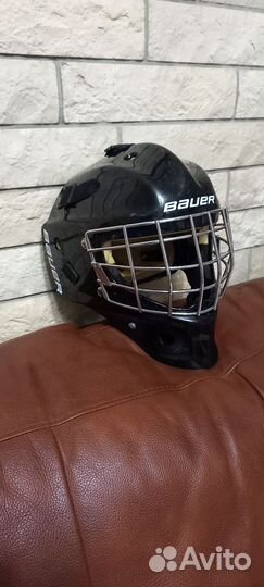 Хоккейный вратарский шлем