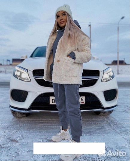 Костюм женский