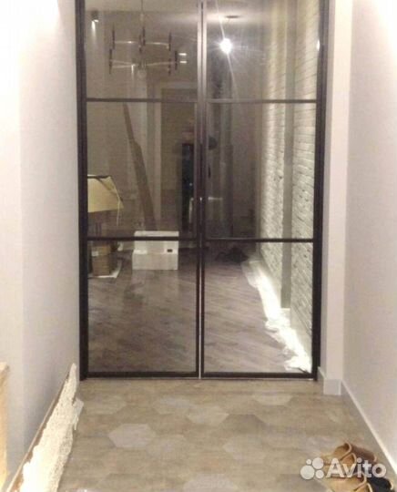 Раздвижная перегородка с матовым стеклом