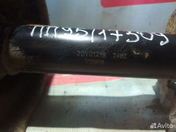 Стойка передняя правая Рено Сценик 1