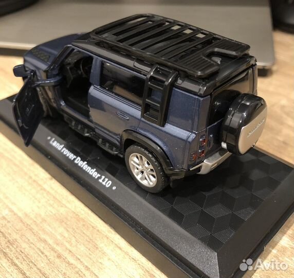 1/43 Land Rover Defender 110