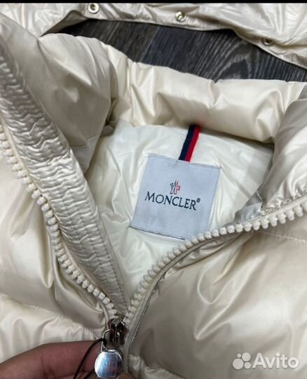 Пуховик moncler белый