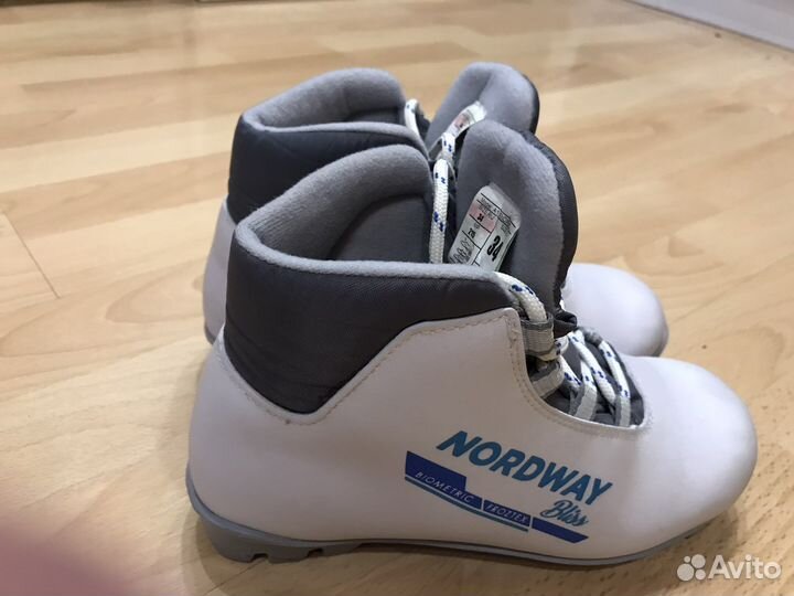 Лыжные ботинки