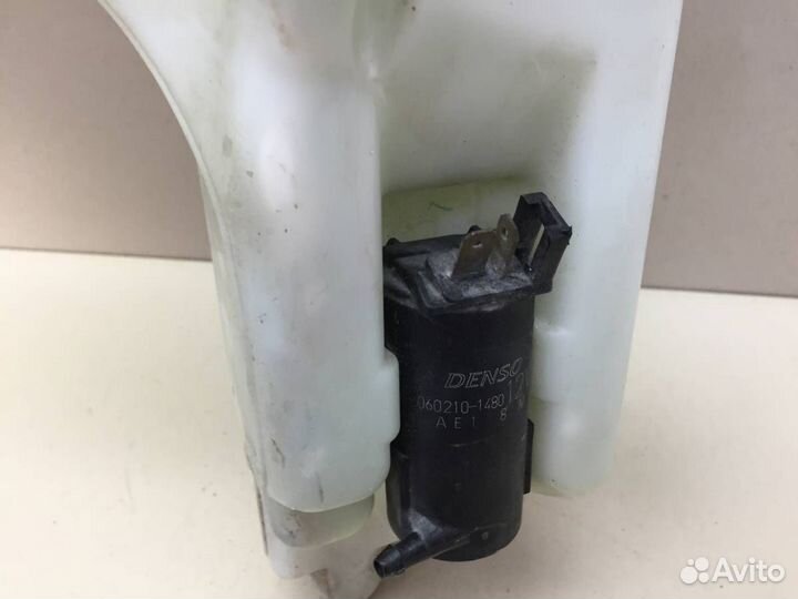 Бачок омывателя лобового стекла Mazda BT-50 2006-2