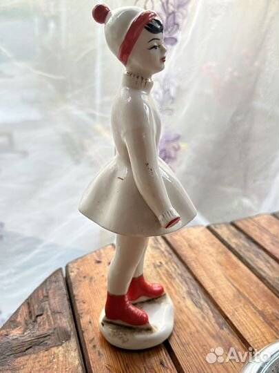 Статуэтка фигуристка Полонне в реставрацию