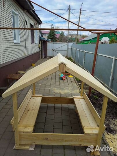 Детская песочница с крышкой