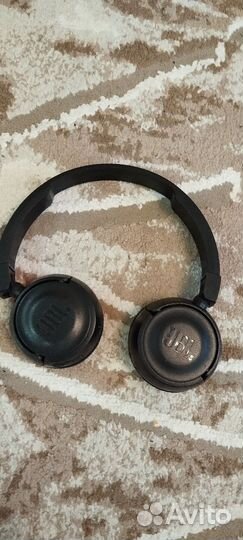 Беспроводные наушники JBL T450BT
