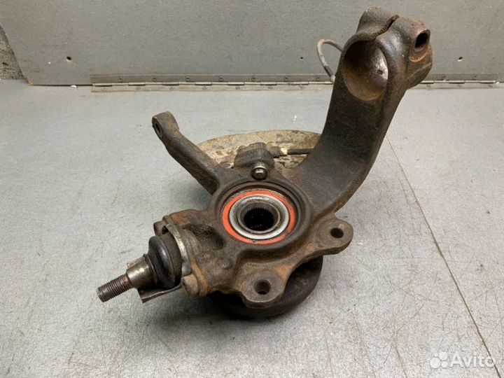 Поворотный кулак передний левый Volkswagen Sharan