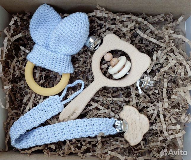 Вязаные подарки для малышей