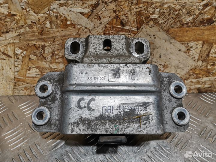 Подушка крепления двигателя Volkswagen Passat CC