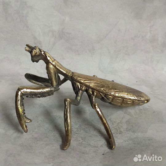 Бронзовая статуэтка большой богомол. Литьё