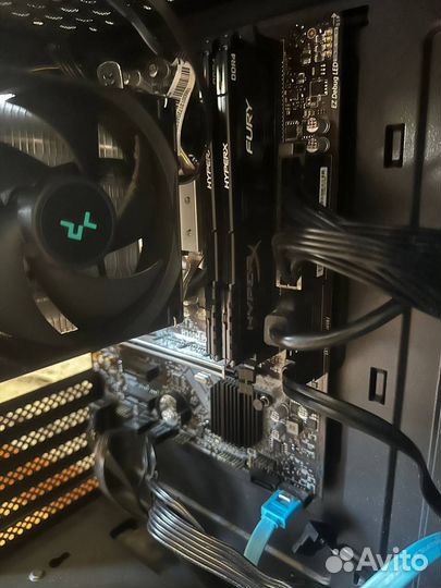 Материнская плата с процессором и памятью