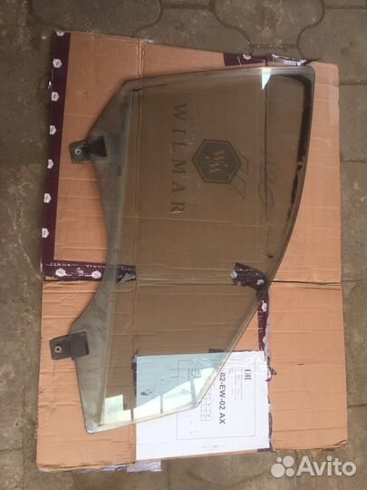 Стекло передней правой двери Mercedes S 220 трипле