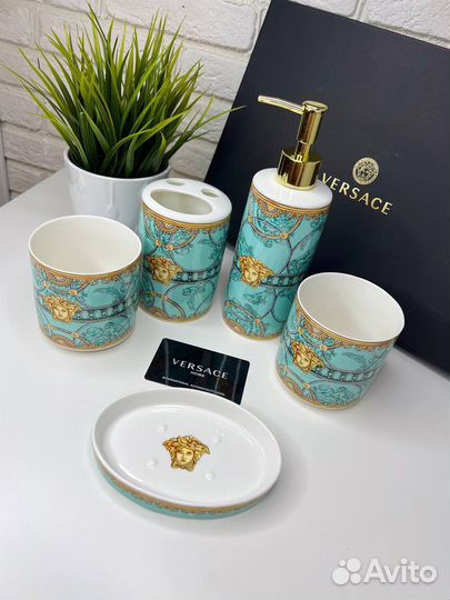 Фарфоровый комплект для ванной комнаты