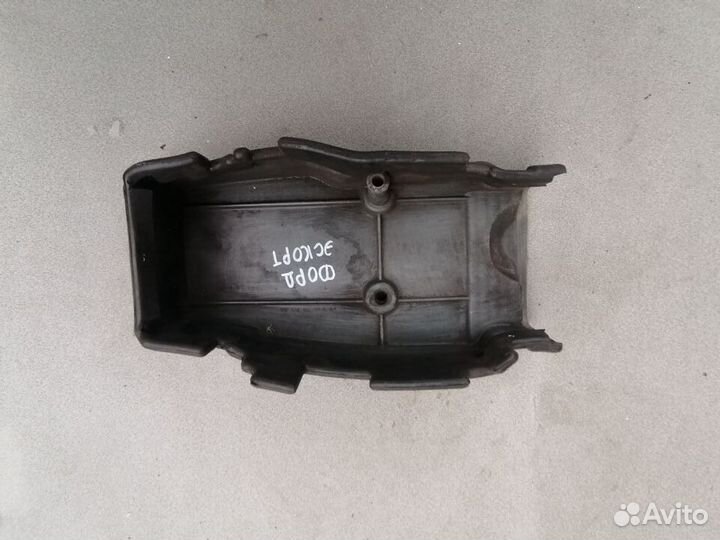 Крышка (кожух) ремня грм для Ford Escort/Orion