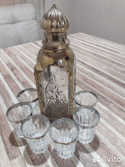 Графин с рюмками