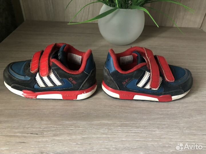 Кроссовки adidas