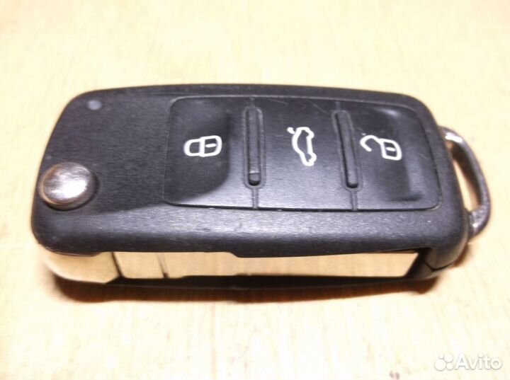 Сеат выкидной чип ключ 3 кнопки