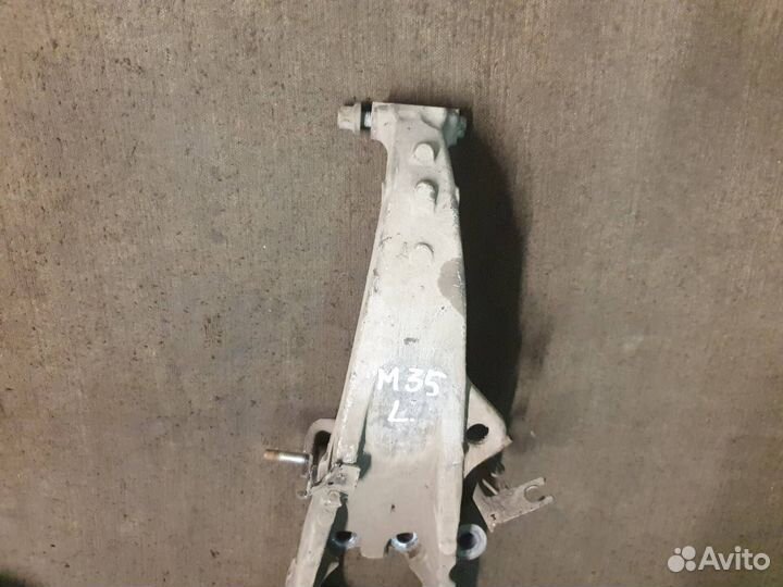 Кулак передний левый Infiniti M35 45 Y50