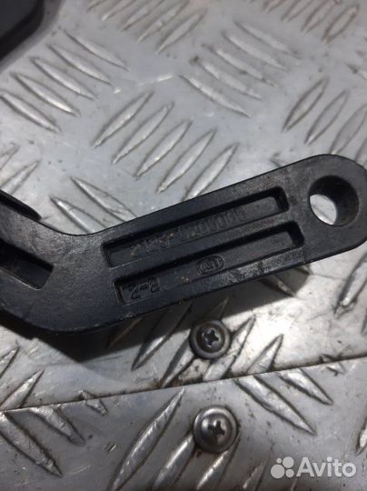 Поводок стеклоочистителя передний левый Chevrolet