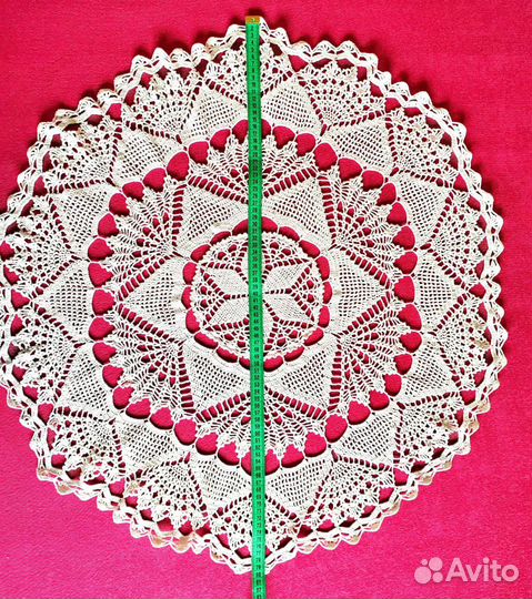 Салфетка, накидка большая вязаная крючком 80 см