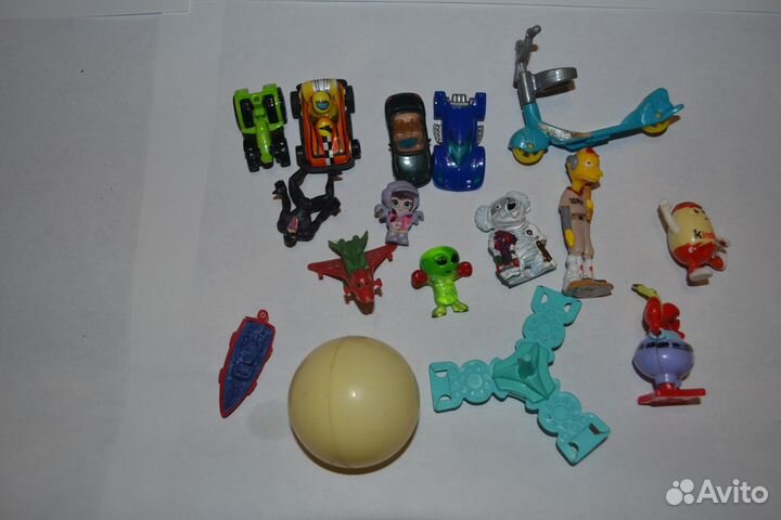 Продам мелкие игрушки (Киндер и др.) и Динозаврики