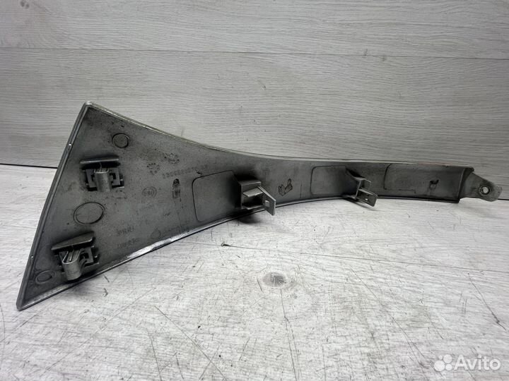 Ресничка под фару левая Пежо Боксер 250