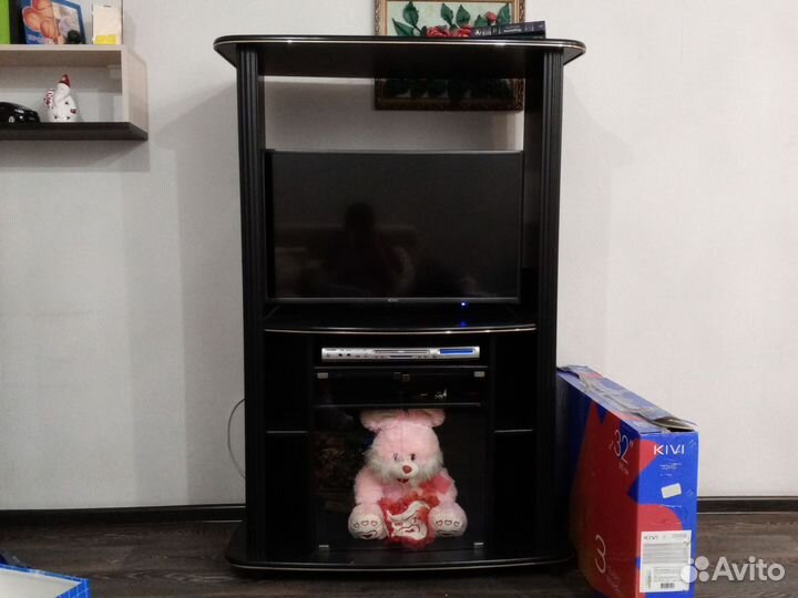 Телевизор с тумбой