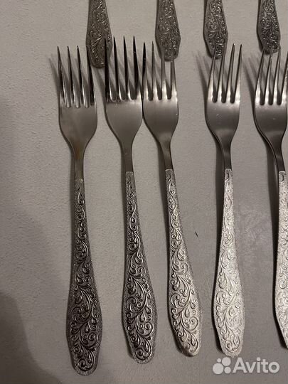 Набор столовых приборов на 10 персон