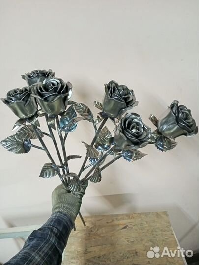 Кованые изделия. Розы. Вазы. Подсвечники. Сувениры
