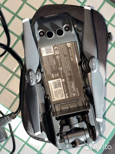 Квадрокоптер дрон DJI Mavic Air Pro Combo