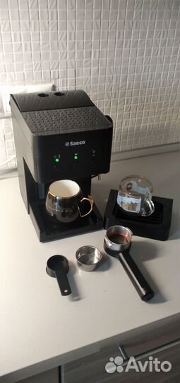 Кофеварка рожковая Saeco Phillips Ri8329