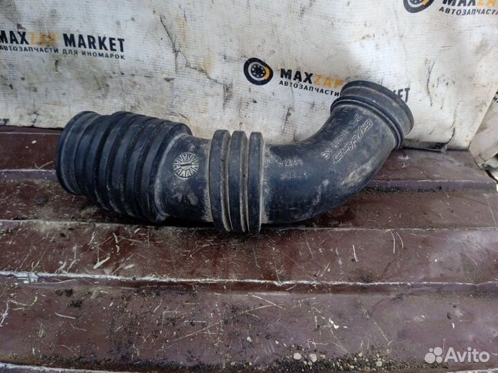 Патрубок воздушного фильтра Ford Focus 2 2005 б/у