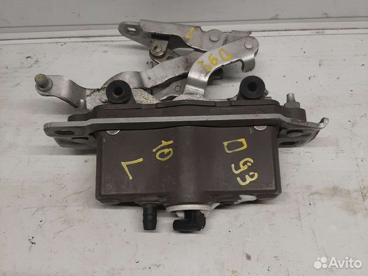 Петля капота левая с перапатроном mercedes