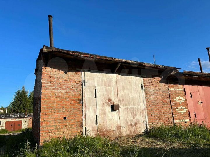 Гараж, > 30 м²