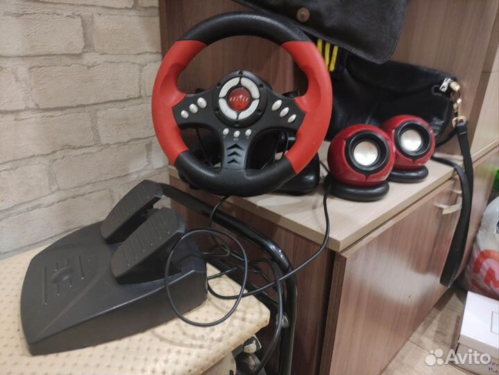 Игровой руль с педалями для пк