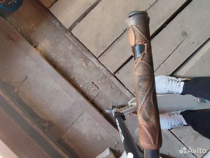 Трюковой самокат explore booger golden