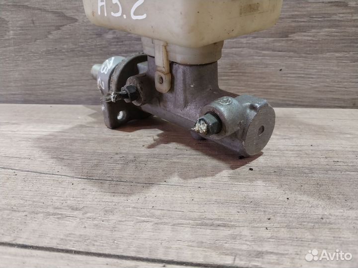 Главный тормозной цилиндр Volkswagen Golf 4 Bora