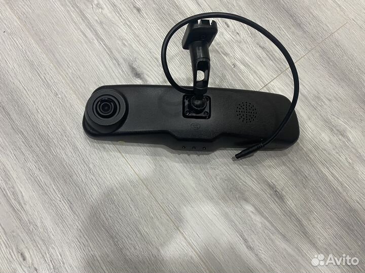 Салонное зеркало заднего вида с видеорегистратором