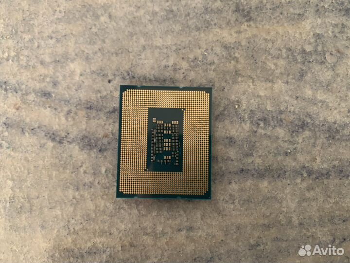 Процессор Intel Core i3 12100f