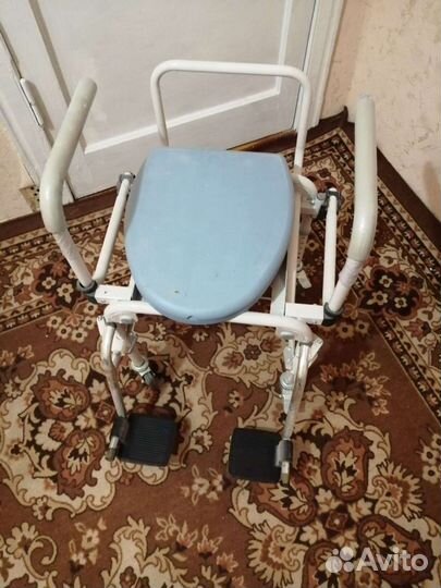 Кресло-туалет инвалидное