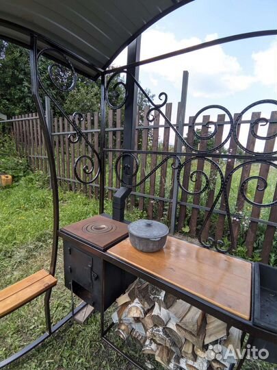 Мангал с крышей