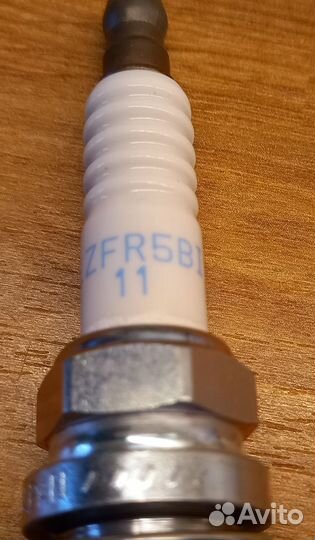 Свеча зажигания NGK