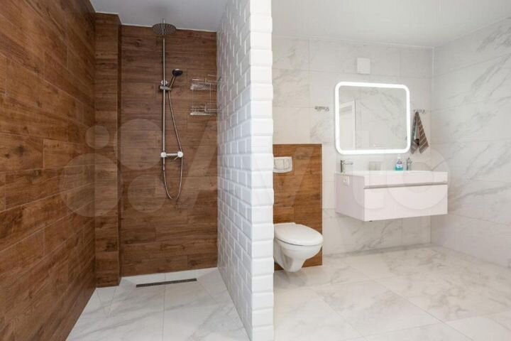 Дом 200 м² на участке 2 сот.