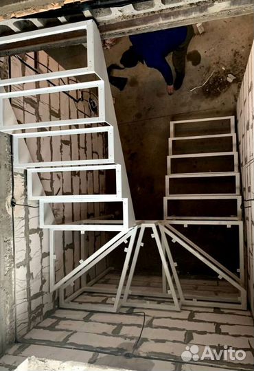 Метлличесакую лестницу Изготовим